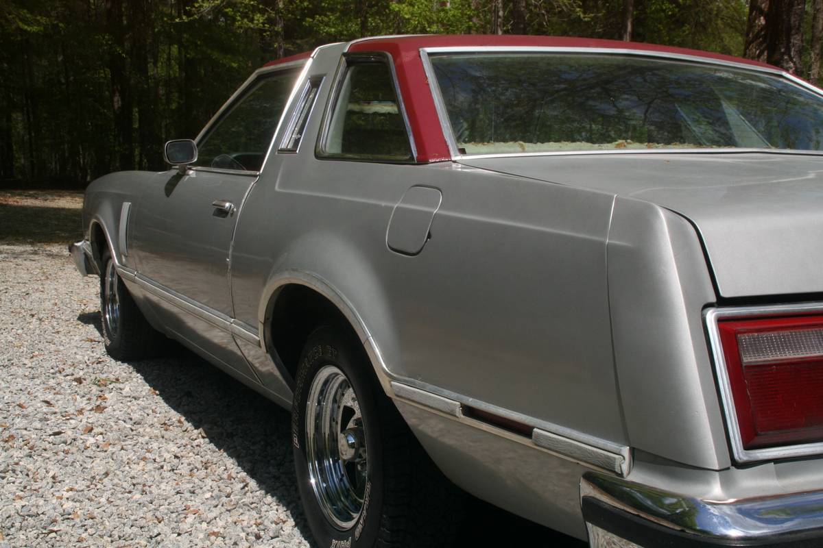 Ford-Thunderbird-1977-silver-9
