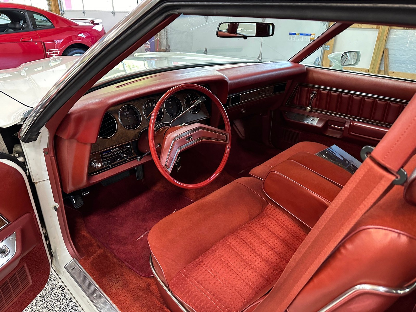 Ford-Thunderbird-1978-Other-2