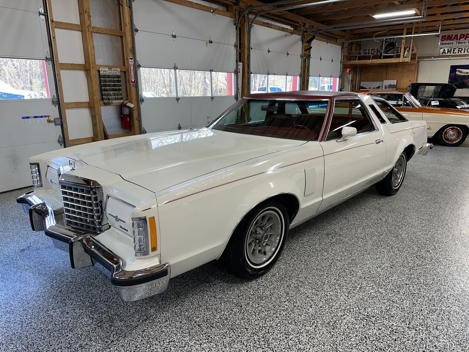 Ford-Thunderbird-1978-Other-5