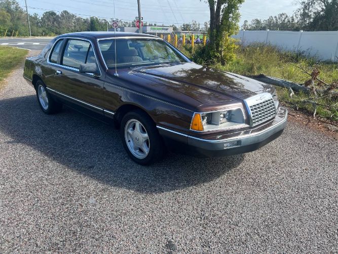 Ford-Thunderbird-1983-Brown-14