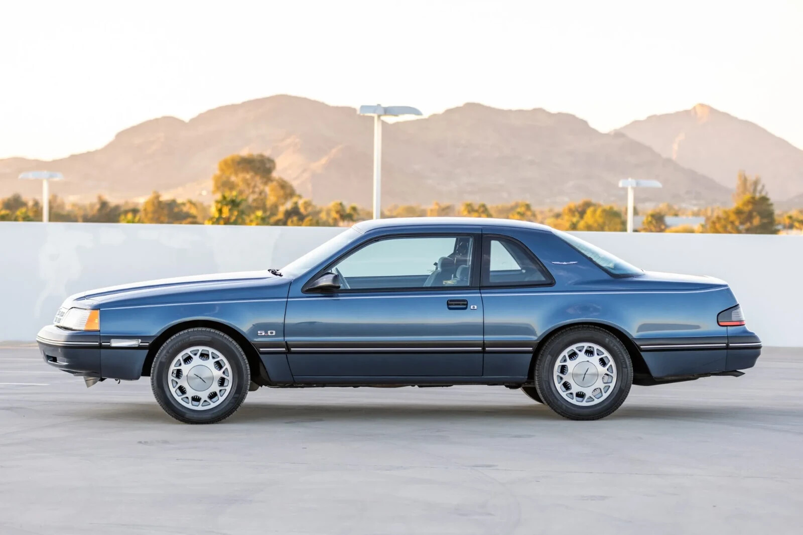 Ford-Thunderbird-1987-Sedan-1