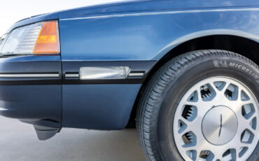 Ford-Thunderbird-1987-Sedan-12
