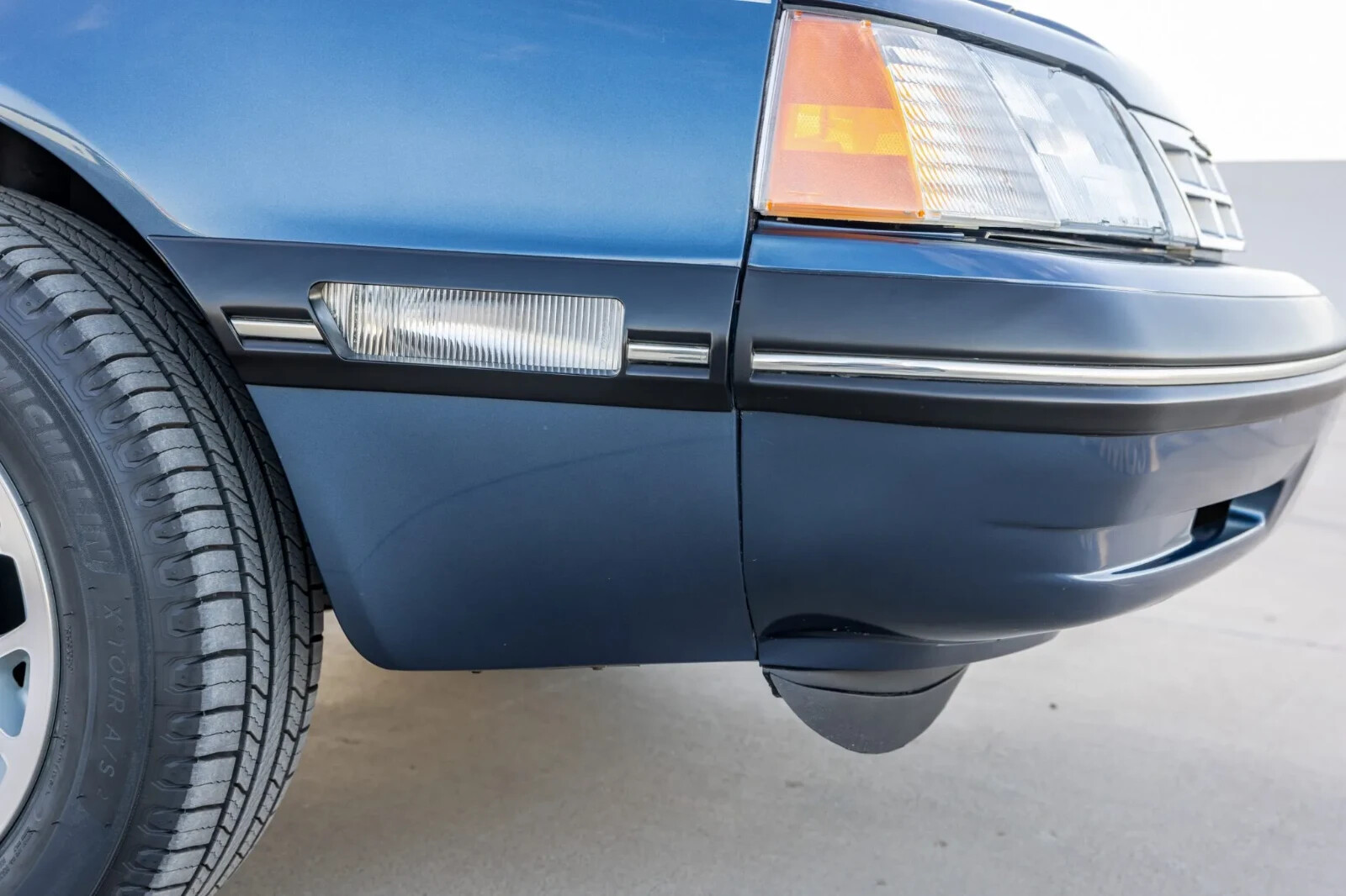 Ford-Thunderbird-1987-Sedan-19
