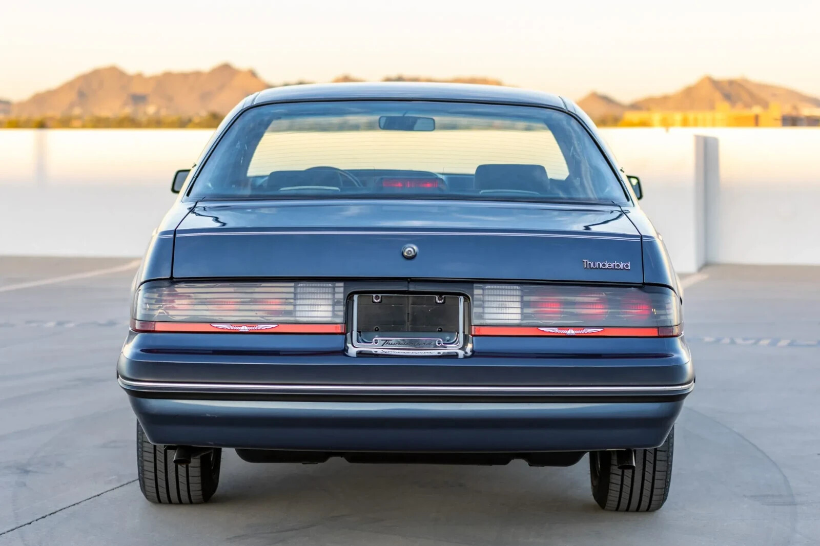 Ford-Thunderbird-1987-Sedan-2