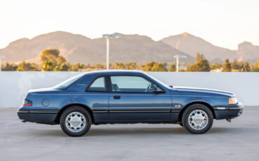 Ford-Thunderbird-1987-Sedan-3