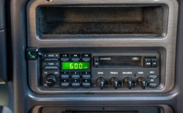 Ford-Thunderbird-1987-Sedan-32