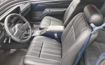 Ford-Thunderbird-1987-Sedan-36