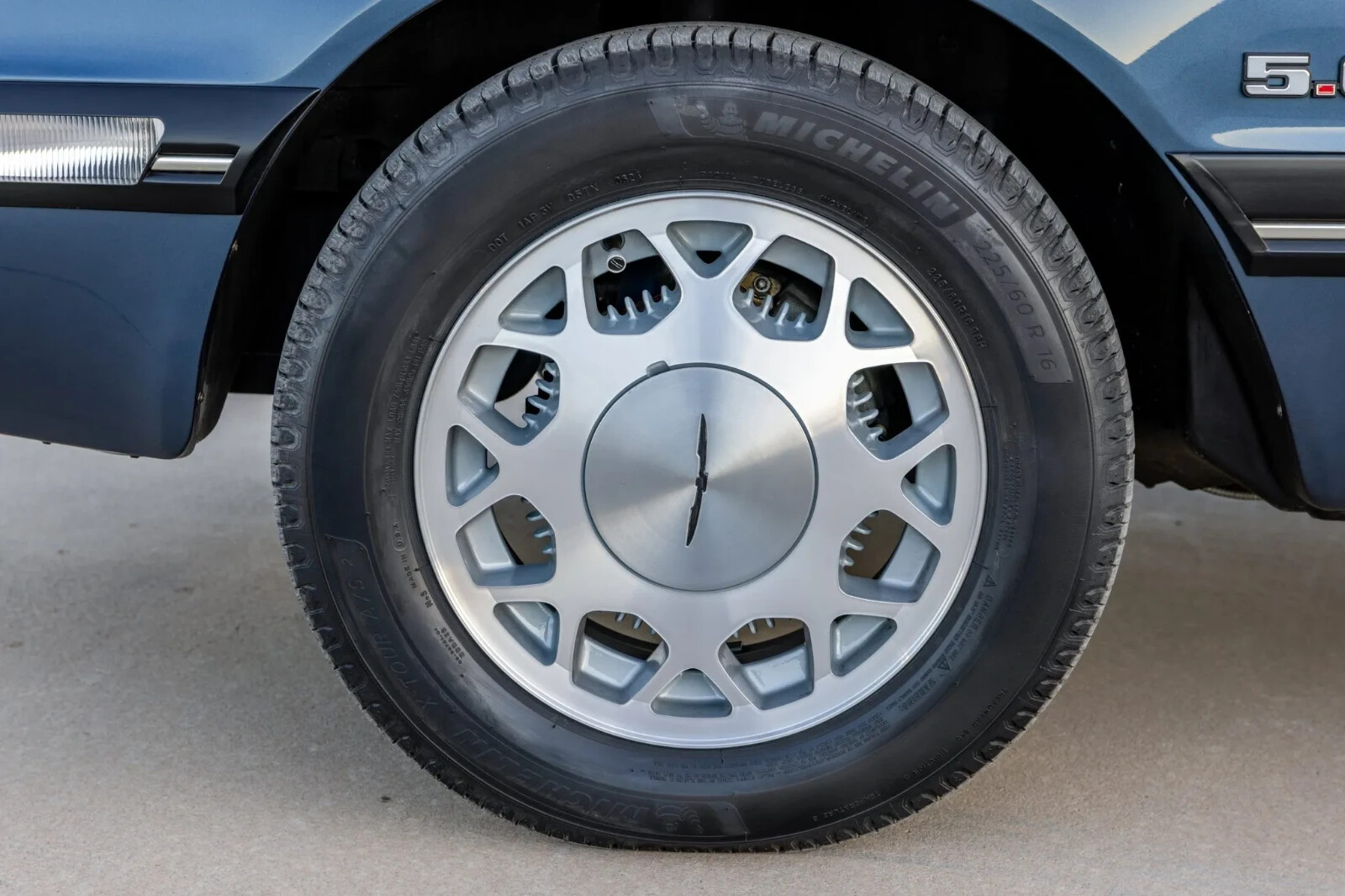Ford-Thunderbird-1987-Sedan-6