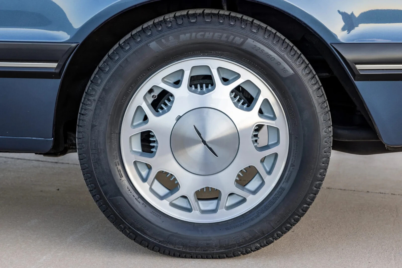 Ford-Thunderbird-1987-Sedan-7
