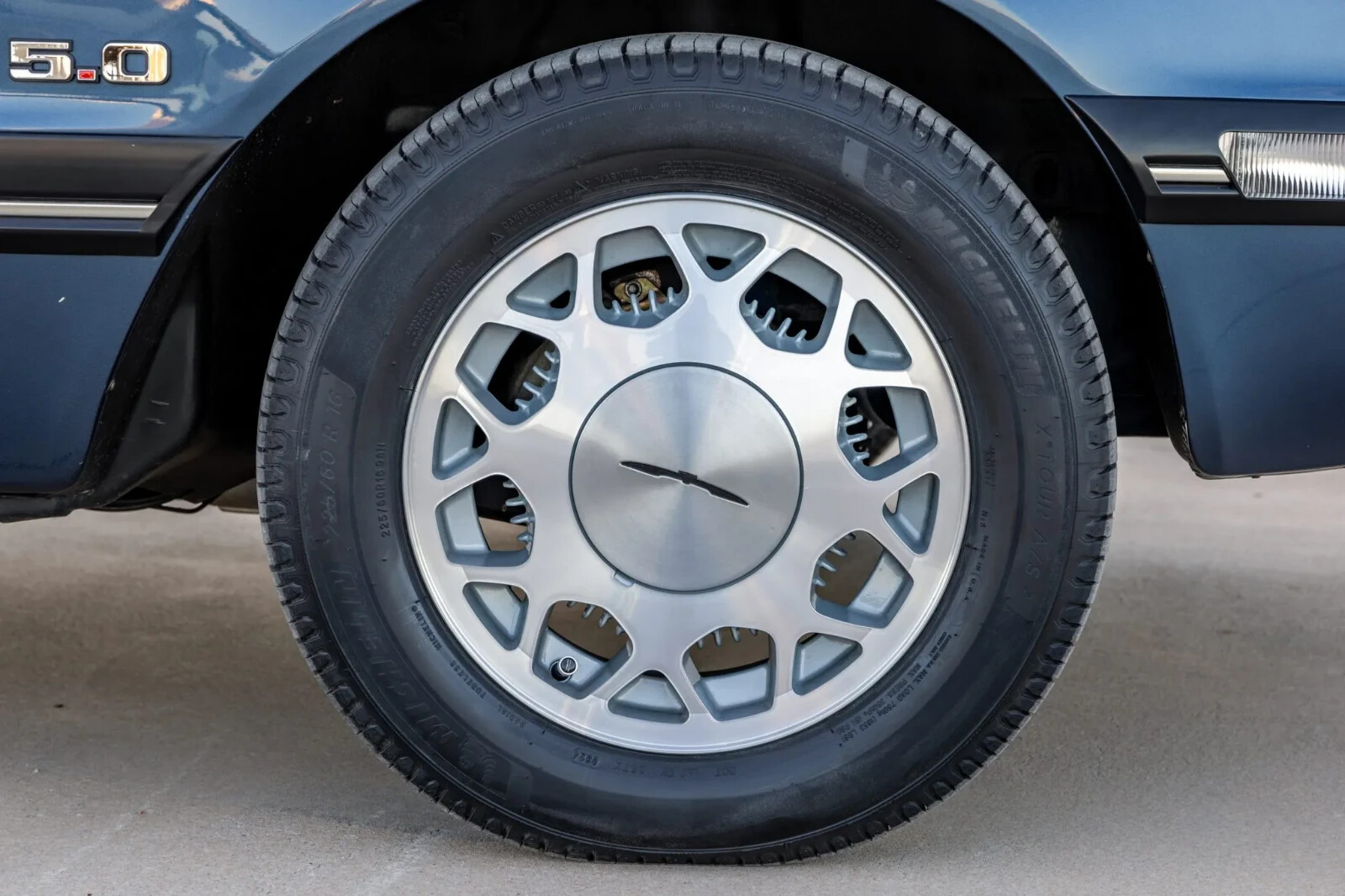 Ford-Thunderbird-1987-Sedan-8