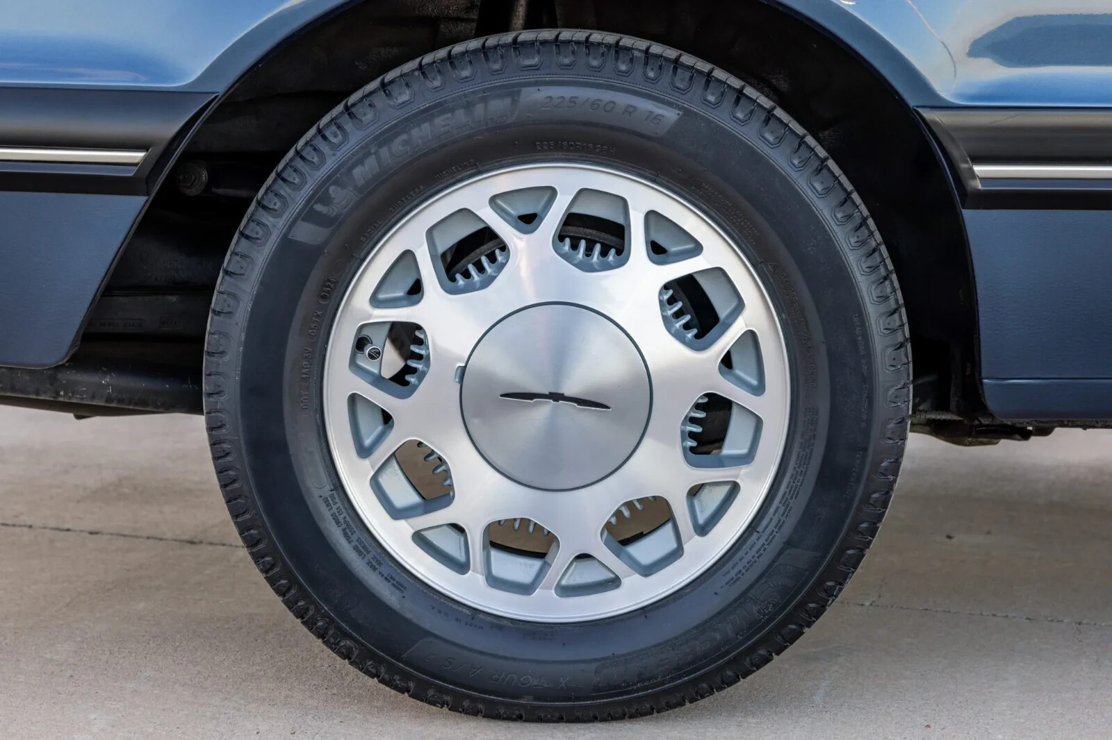 Ford-Thunderbird-1987-Sedan-9
