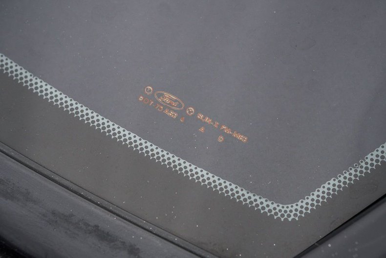 Ford-Thunderbird-1995-Bronze-Glow-CINNAMON-BROWN-DAKOT-4