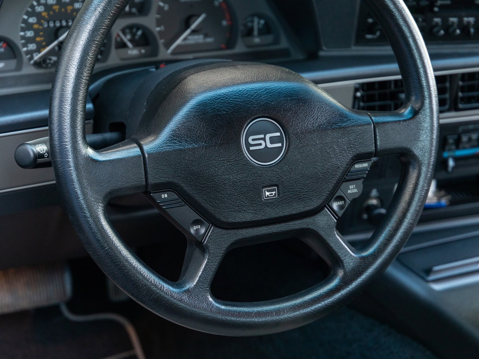 Ford-Thunderbird-Supercharged-3.8L-V6-Coupe-with-3K-ori-1990-Coupe-33