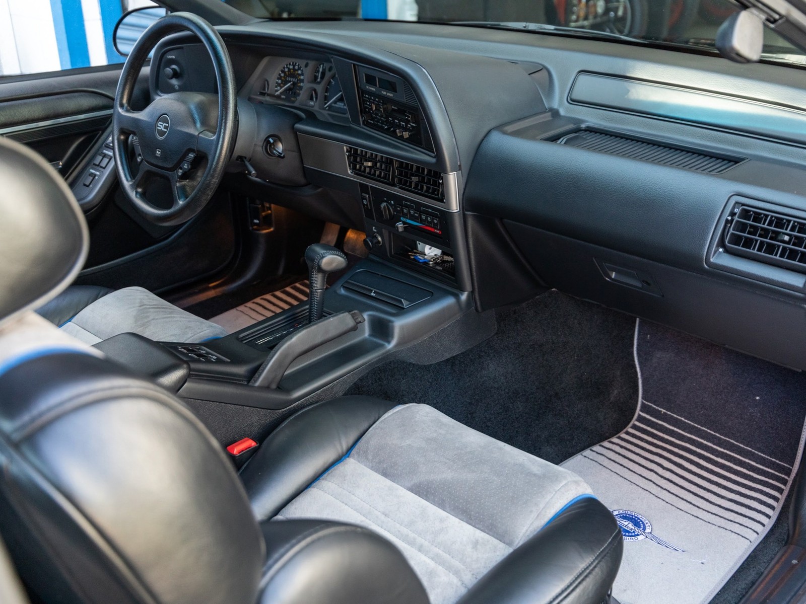Ford-Thunderbird-Supercharged-3.8L-V6-Coupe-with-3K-ori-1990-Coupe-36