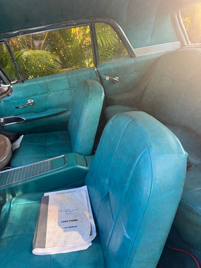 Ford-Thunderbird-coupe-1961-2