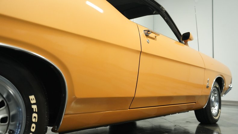 Ford-Torino-1969-Gold-Glow-Black-8