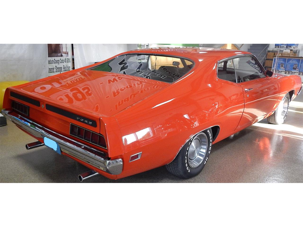 Ford-Torino-1970-Calypso-Coral-Black-6