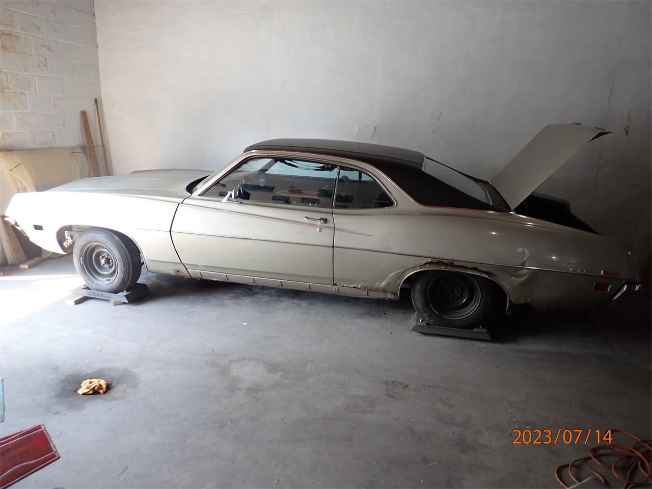 Ford-Torino-1971-SILIVER-GRAY-BLACK-1