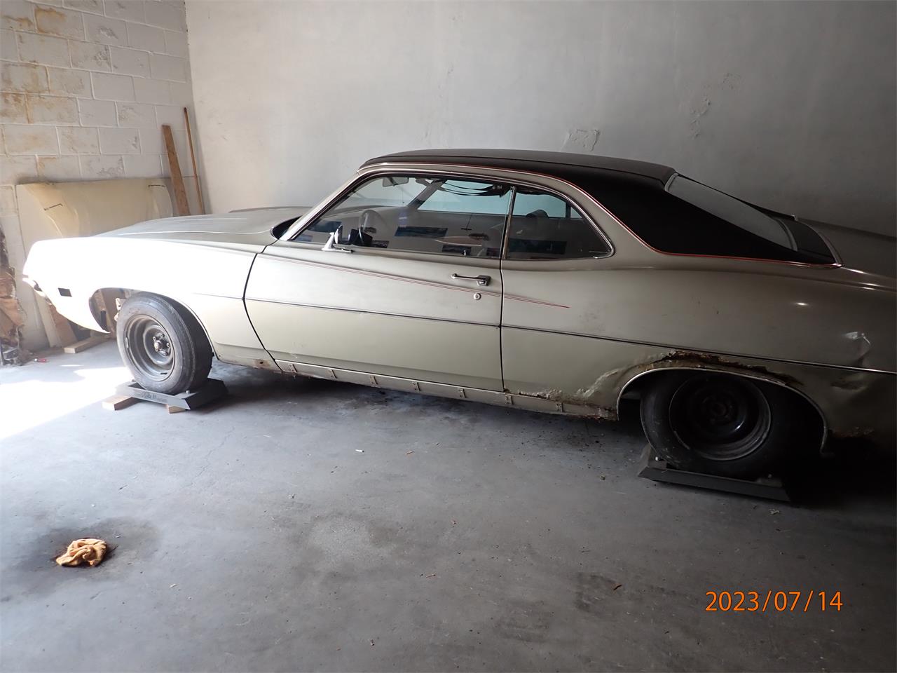 Ford-Torino-1971-SILIVER-GRAY-BLACK-2