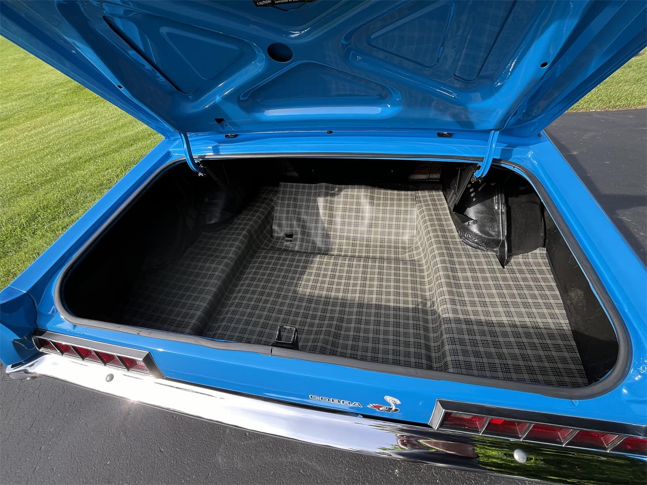 Ford-Torino-cobra-1970-Grabber-Blue-Black-26