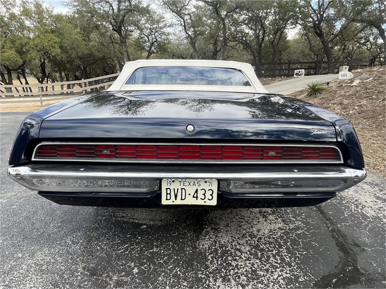 Ford-Torino-gt-1971-47