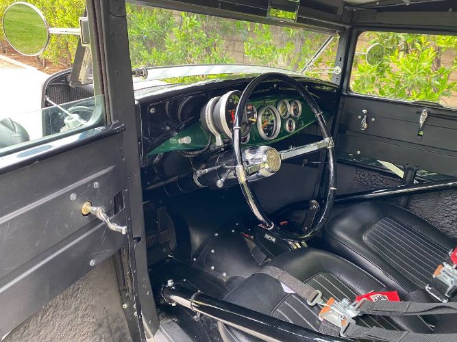 Ford-Tudor-1930-Black-4