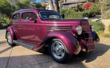Ford-Tudor-1935-purple-tan