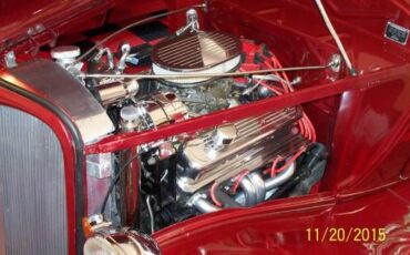 Ford-Victoria-1933-Red-Tan-5