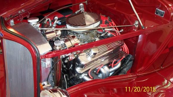 Ford-Victoria-1933-Red-Tan-5