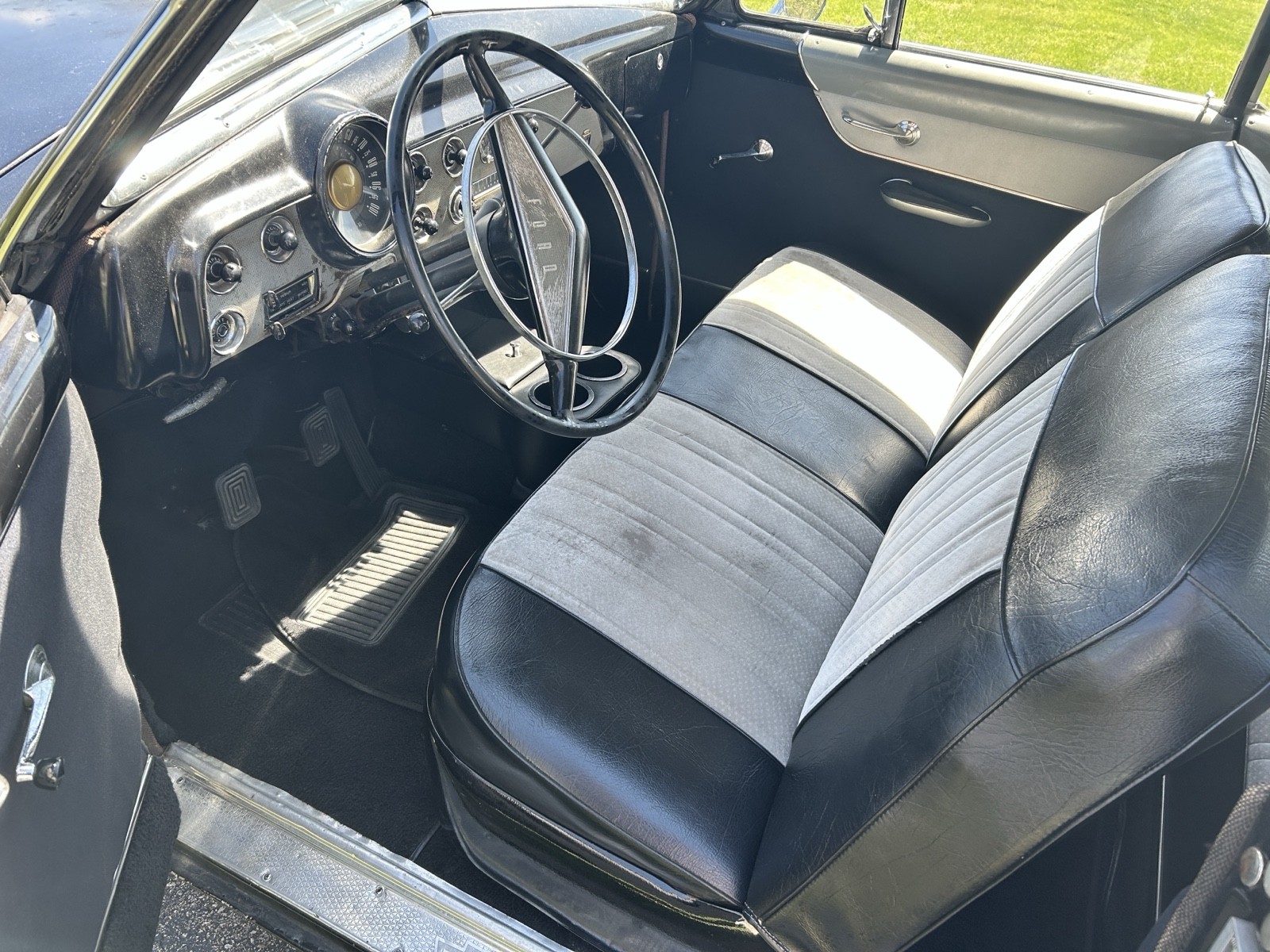 Ford-Victoria-1951-11