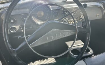 Ford-Victoria-1951-14
