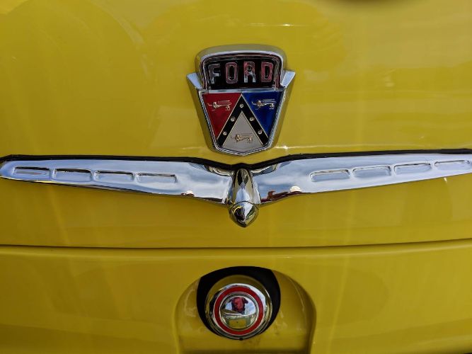 Ford-Victoria-1954-14