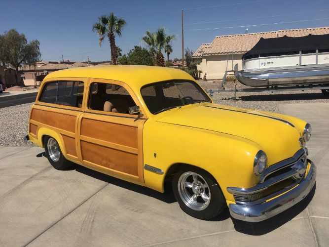 Ford-Wagon-1950-Yellow