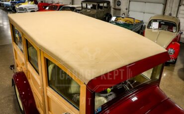 Ford-Woody-1932-BurgundyMaroon-BeigeTan-36