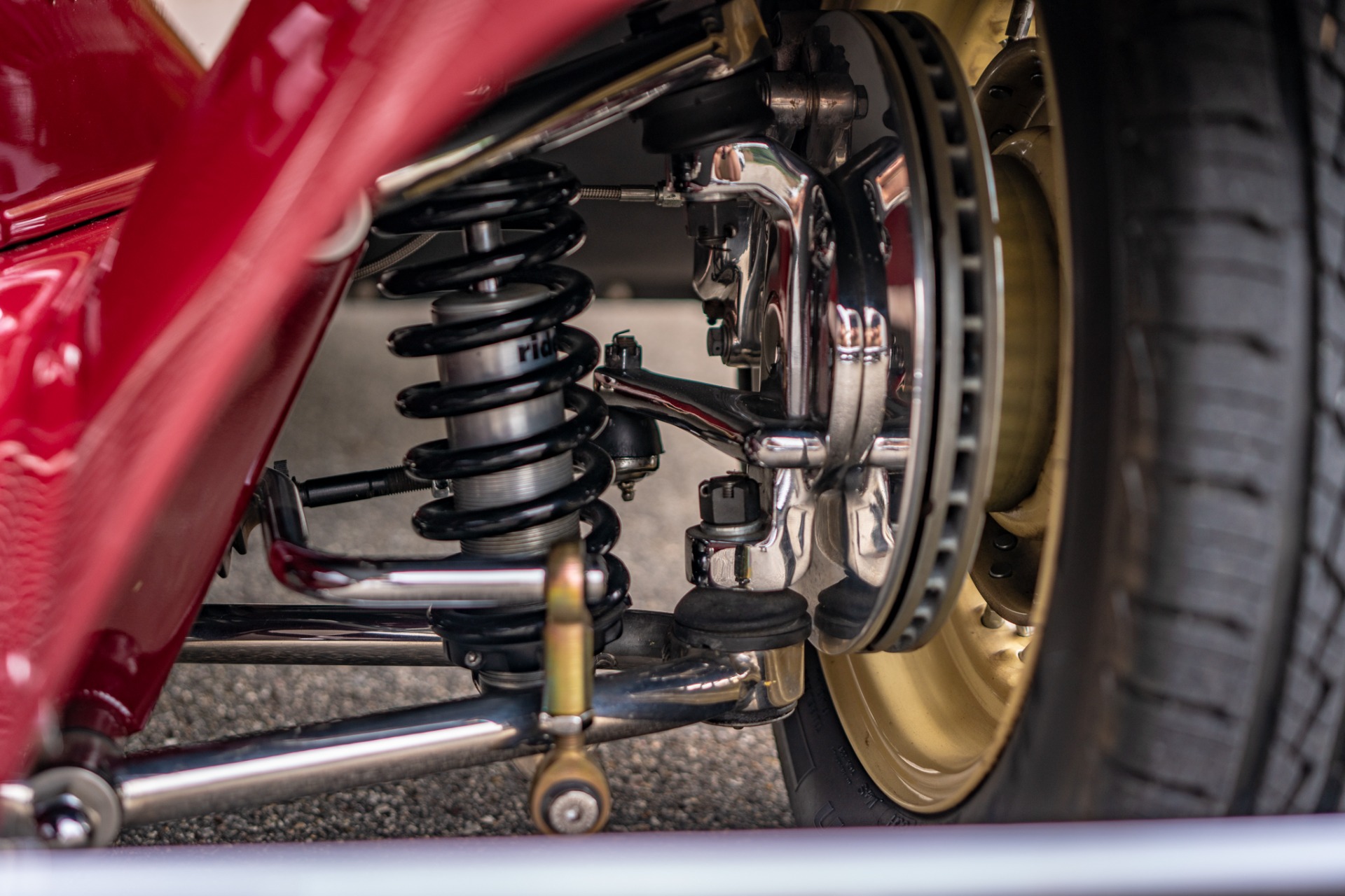 Ford-Woody-1932-BurgundyMaroon-BeigeTan-4