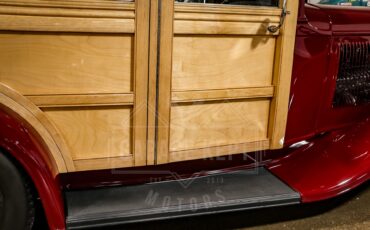 Ford-Woody-1932-BurgundyMaroon-BeigeTan-48