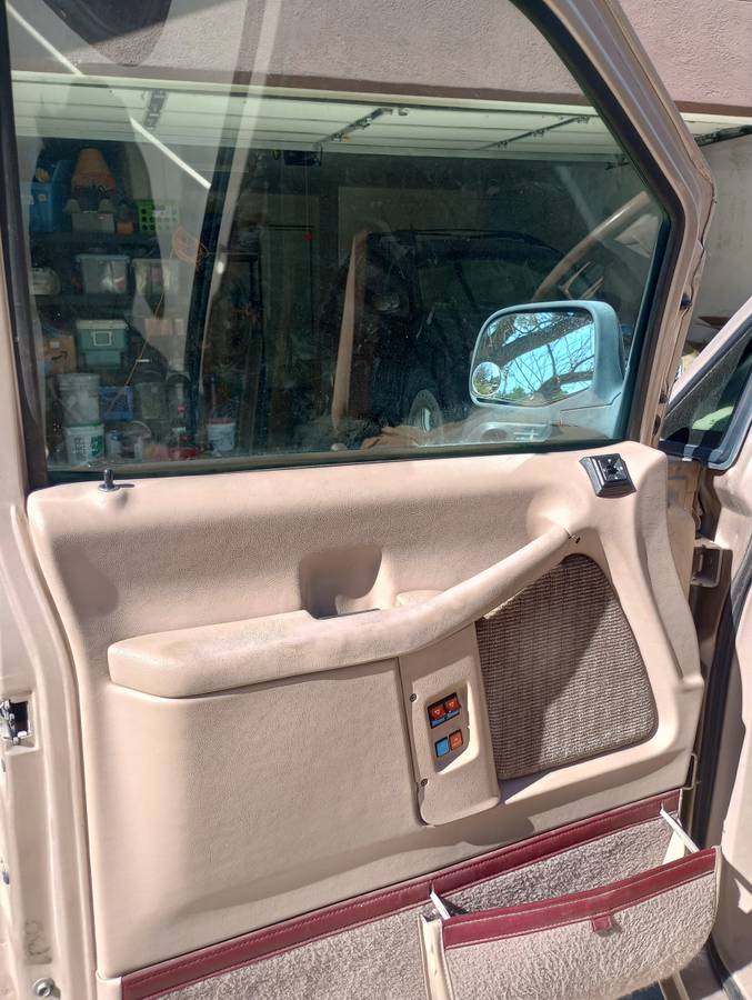 Ford-aerostar-1995-brown-11