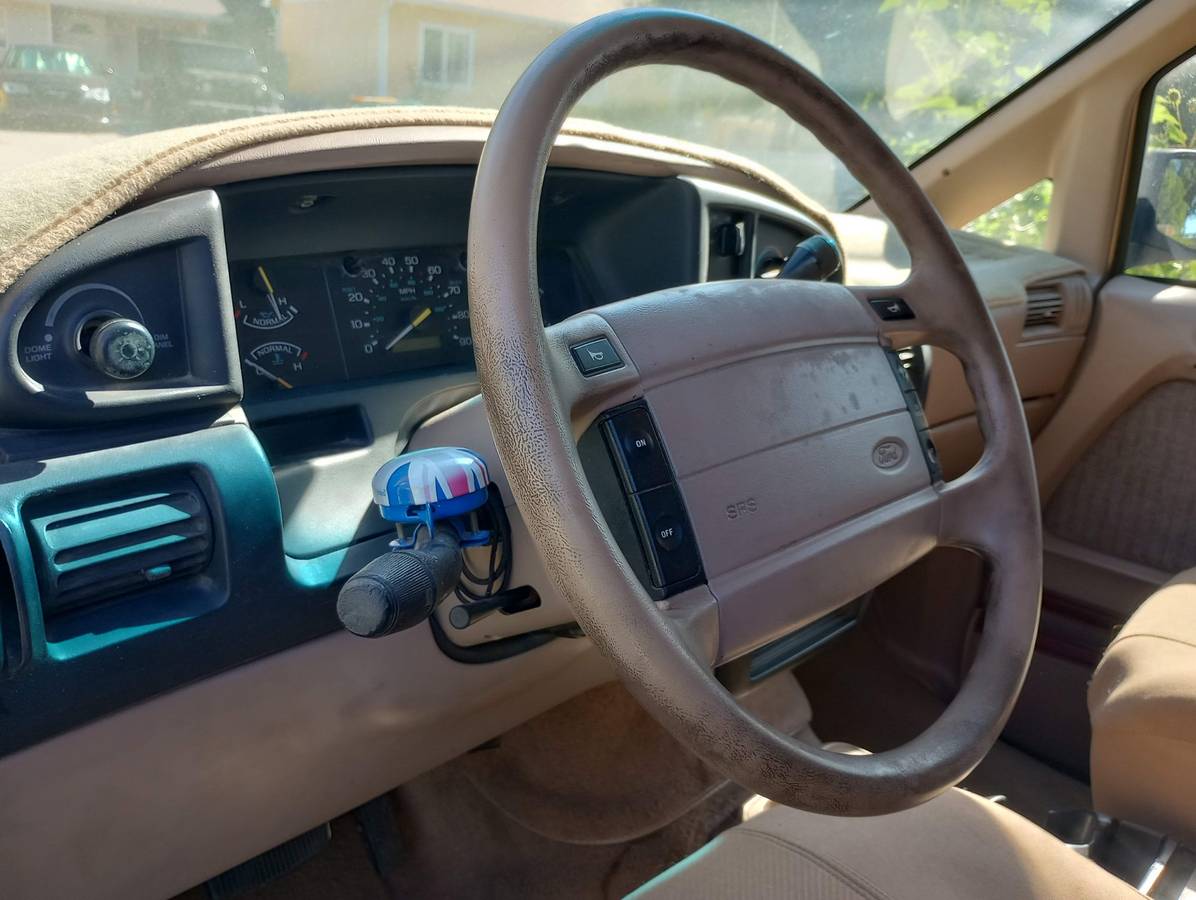 Ford-aerostar-1995-brown-7