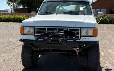 Ford-bronco-1987-white-1