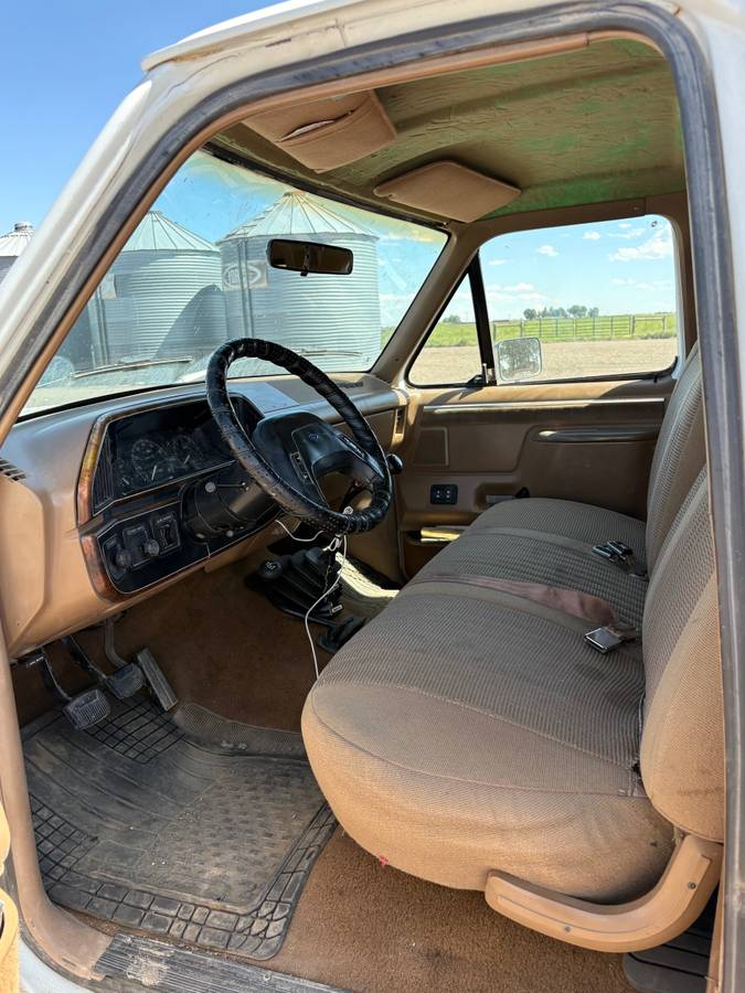 Ford-bronco-1987-white-12