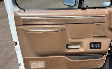 Ford-bronco-1987-white-6