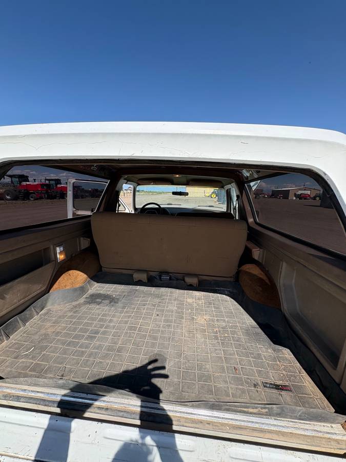 Ford-bronco-1987-white-8