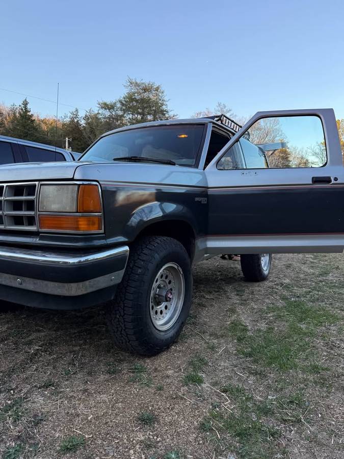 Ford-bronco-ii-1989-grey-1