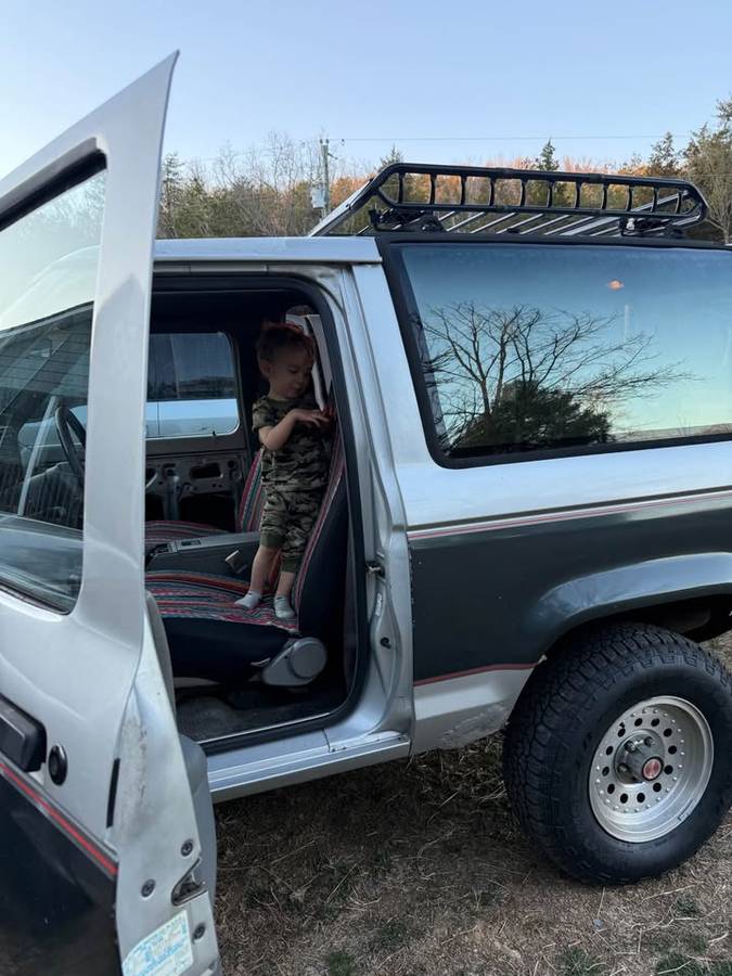 Ford-bronco-ii-1989-grey-7