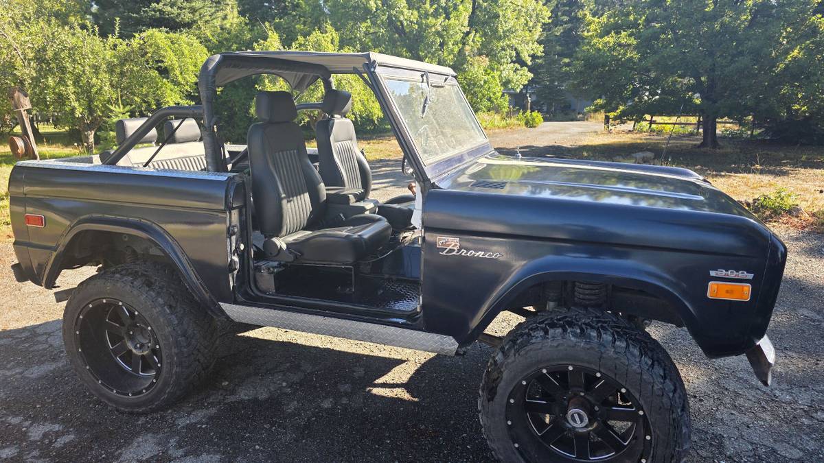 Ford-bronco-sport-1971-blue-1