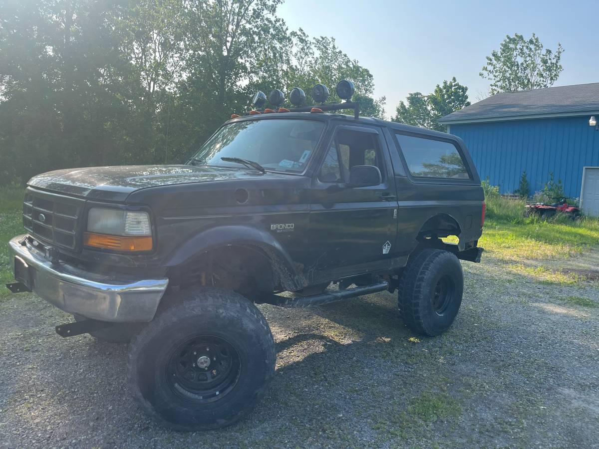 Ford-bronco-xlt-1992-black-11