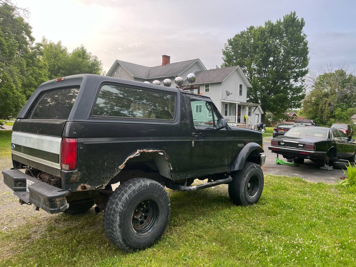 Ford-bronco-xlt-1992-black-4