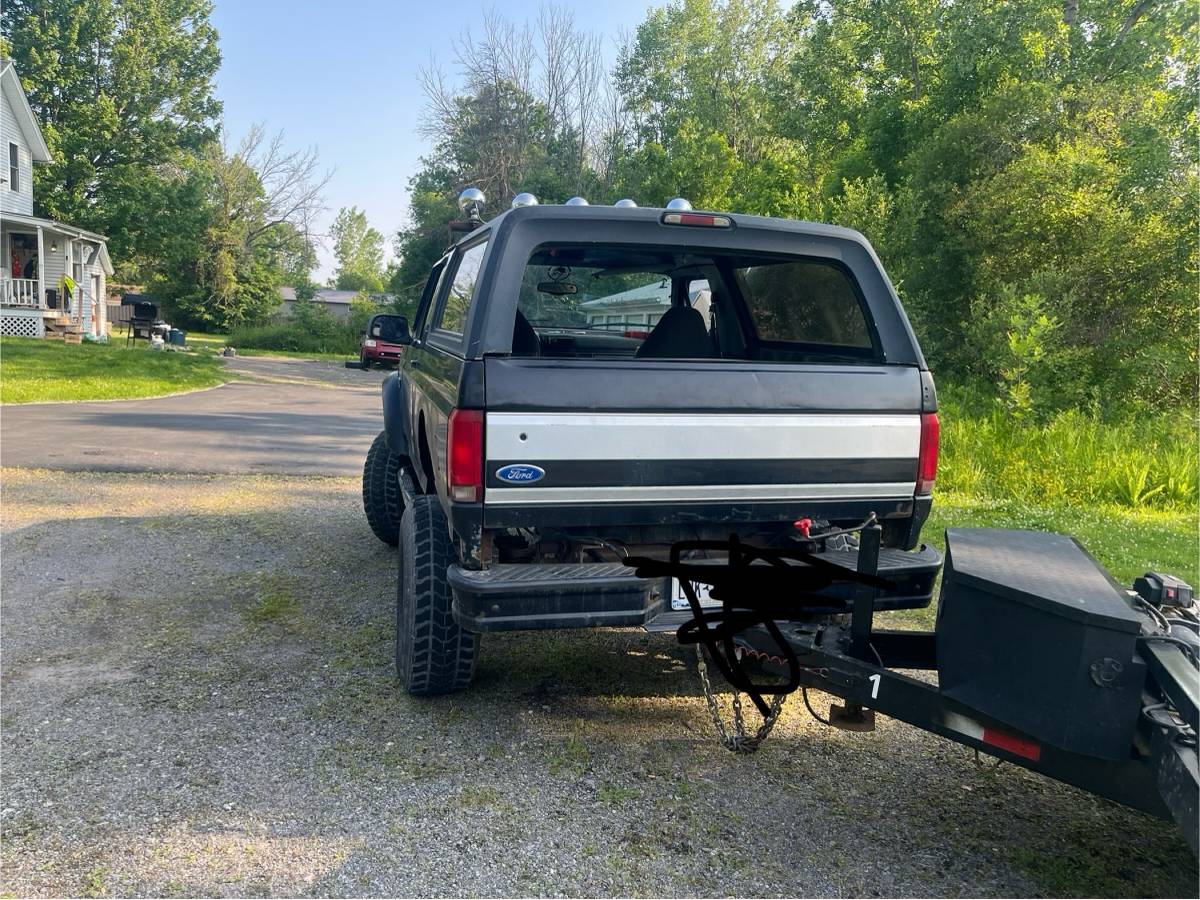 Ford-bronco-xlt-1992-black-8