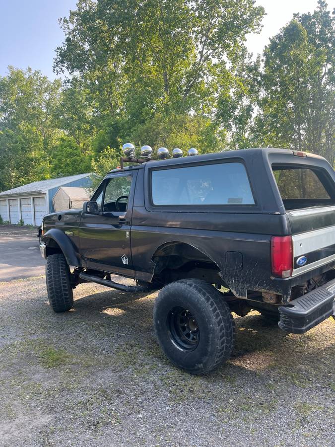 Ford-bronco-xlt-1992-black-9