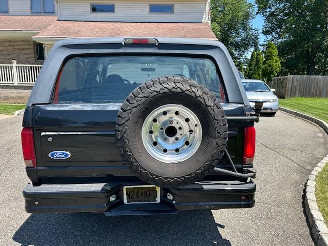 Ford-bronco-xlt-1994-black-2